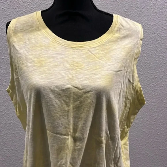 2 Time and Tru tank tops great condition super comfortable - Picture 6 of 12